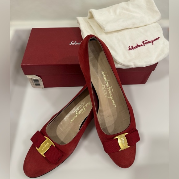 Salvatore Ferragamo Shoes Salvatore Ferragamo Red Suede Vara Bow